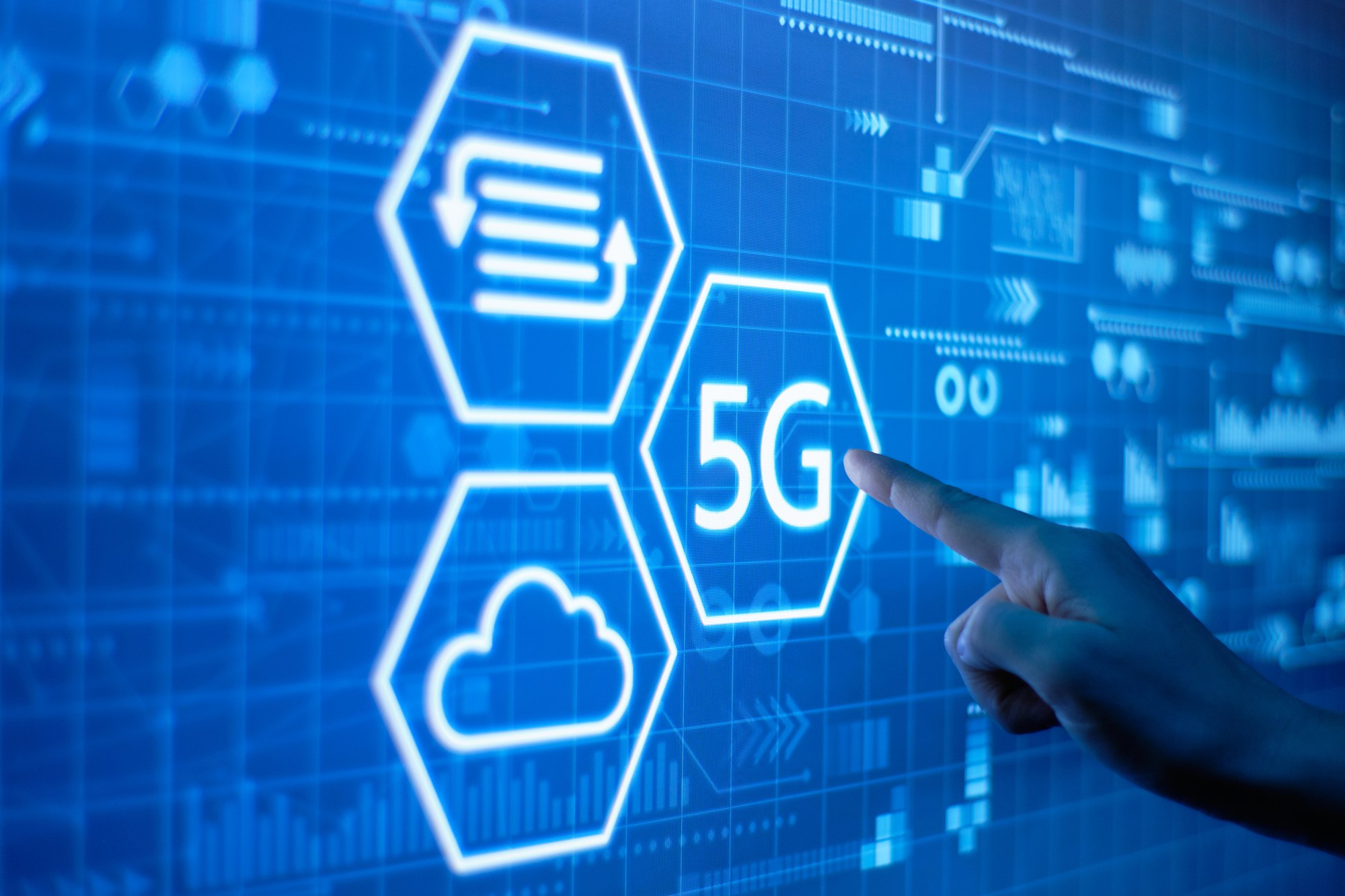concept-futuristic-mobile-network-display_102583-4579